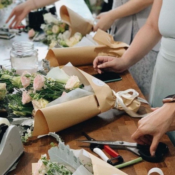 Top dụng cụ cắm hoa nhất định phải biết