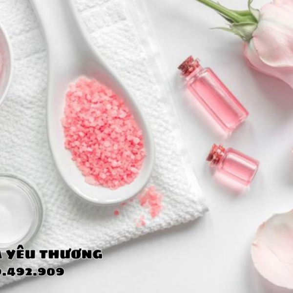 Cách làm nước hoa hồng tại nhà giữ trọn dưỡng chất tự nhiên