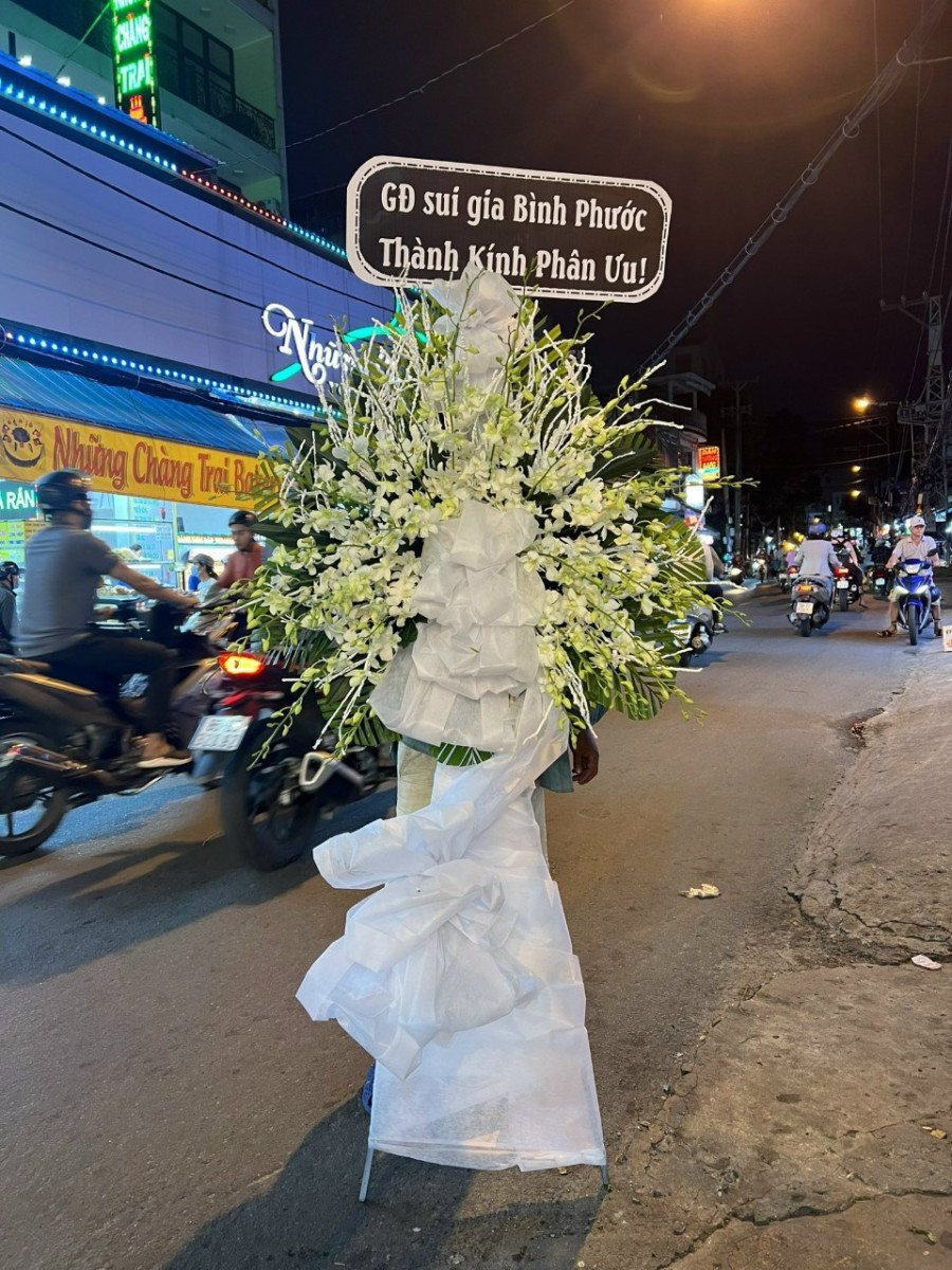 Kệ Hoa Tang Yên Nghỉ