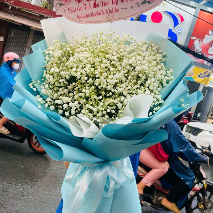 Bó Hoa Baby trắng giấy xanh