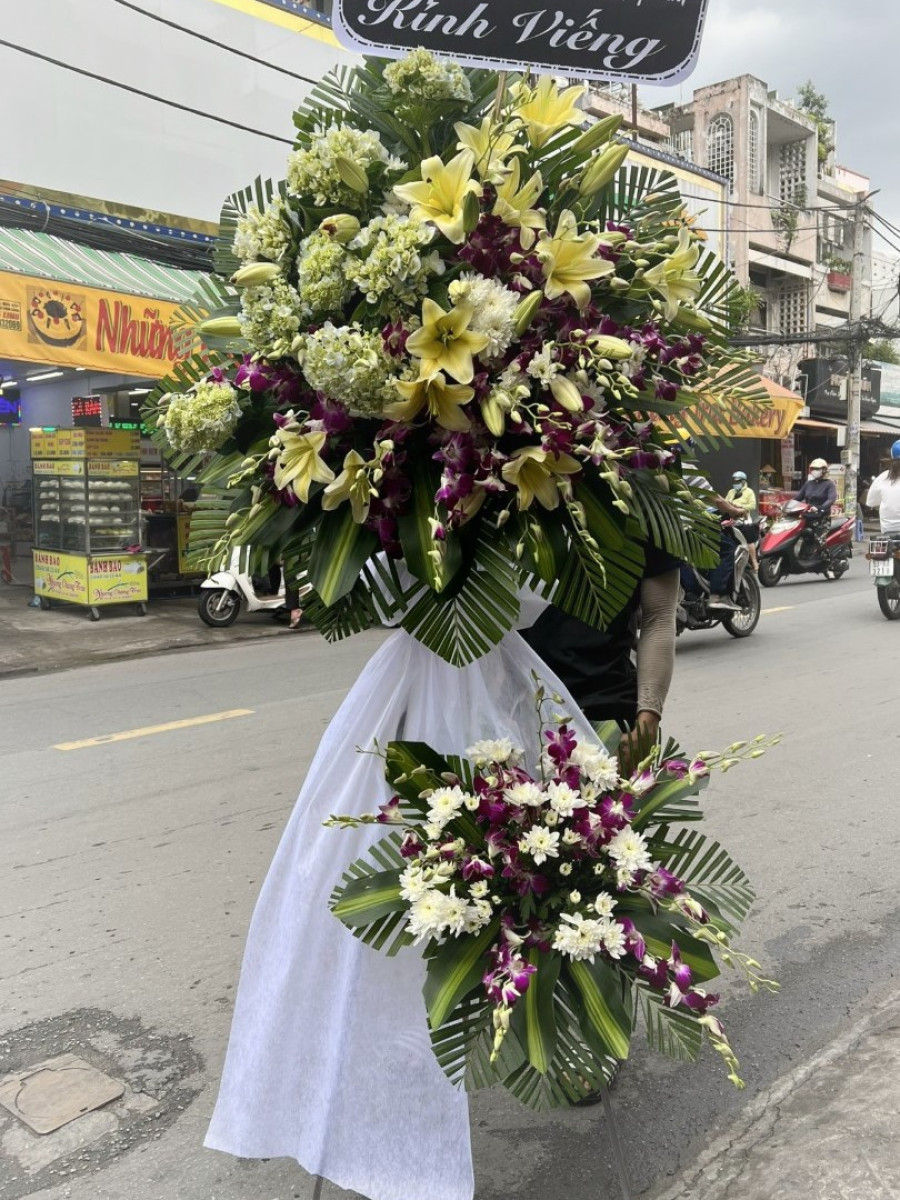 Kệ Hoa Tang Kính Dâng