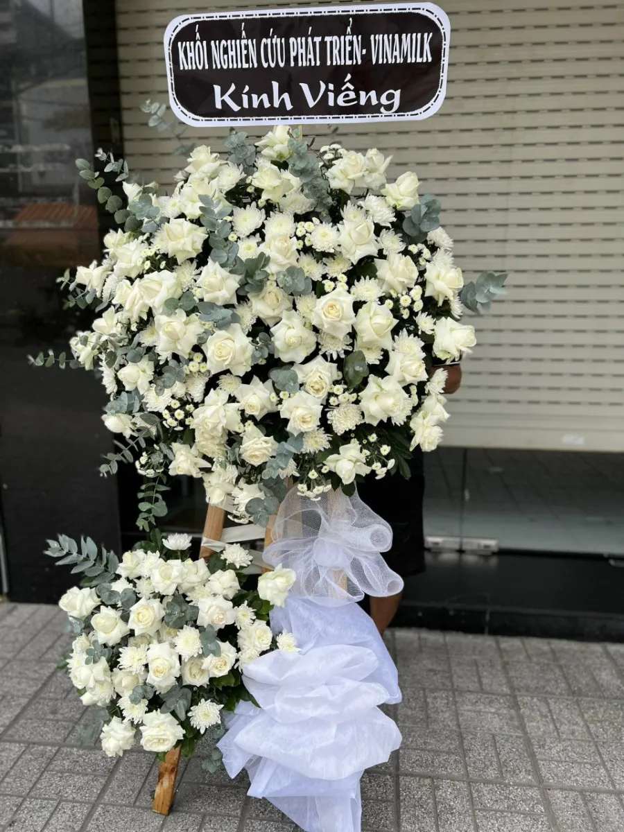 Lẵng Hoa Nhẹ Nhàng Đưa Tiễn