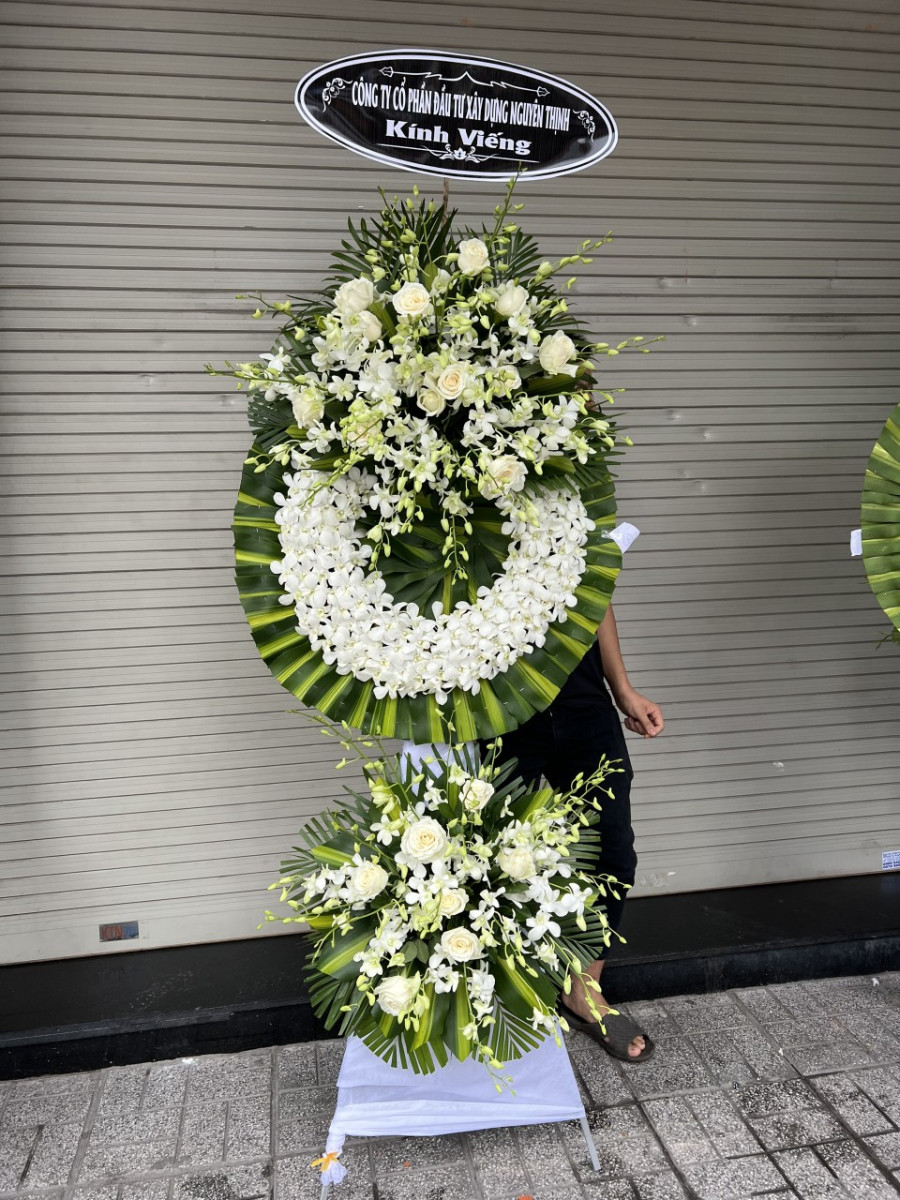 Vòng Hoa Tang Xa Vời