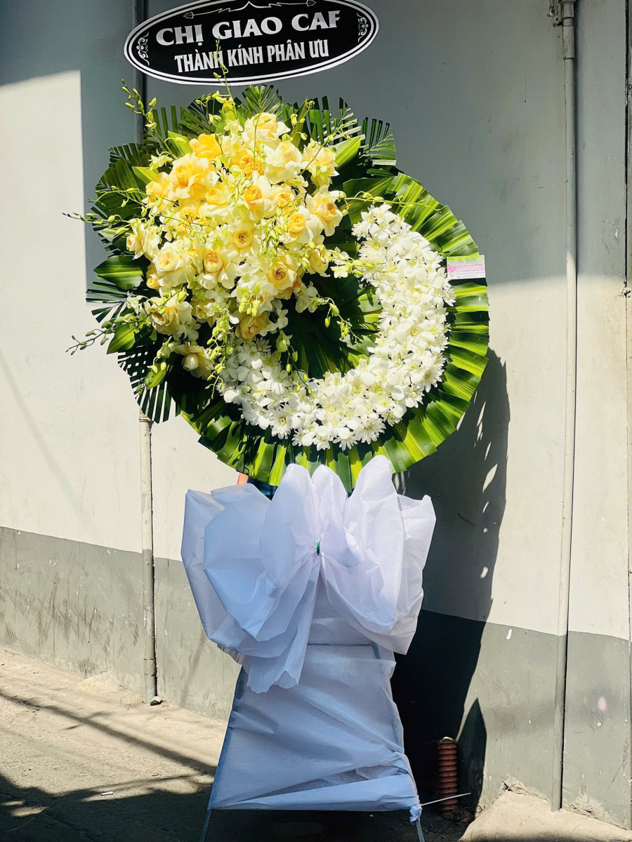 Vòng Hoa Tang Như Mây Khói