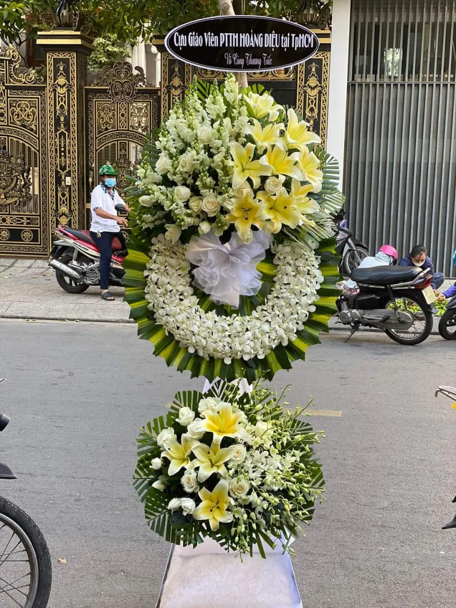 Vòng Hoa Tang Lặng Thầm Nhớ