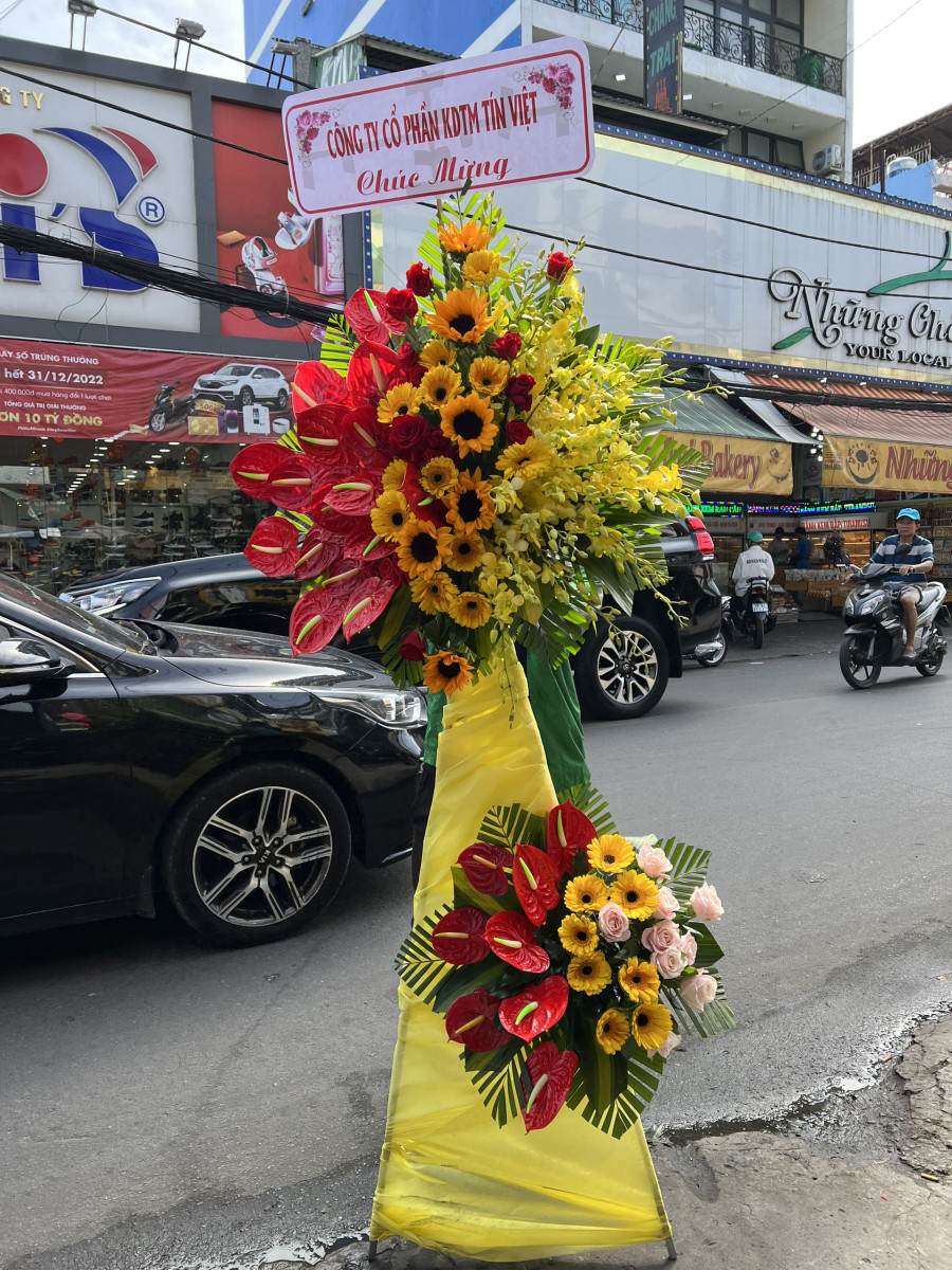 Lẵng Hoa Đỉnh Vinh