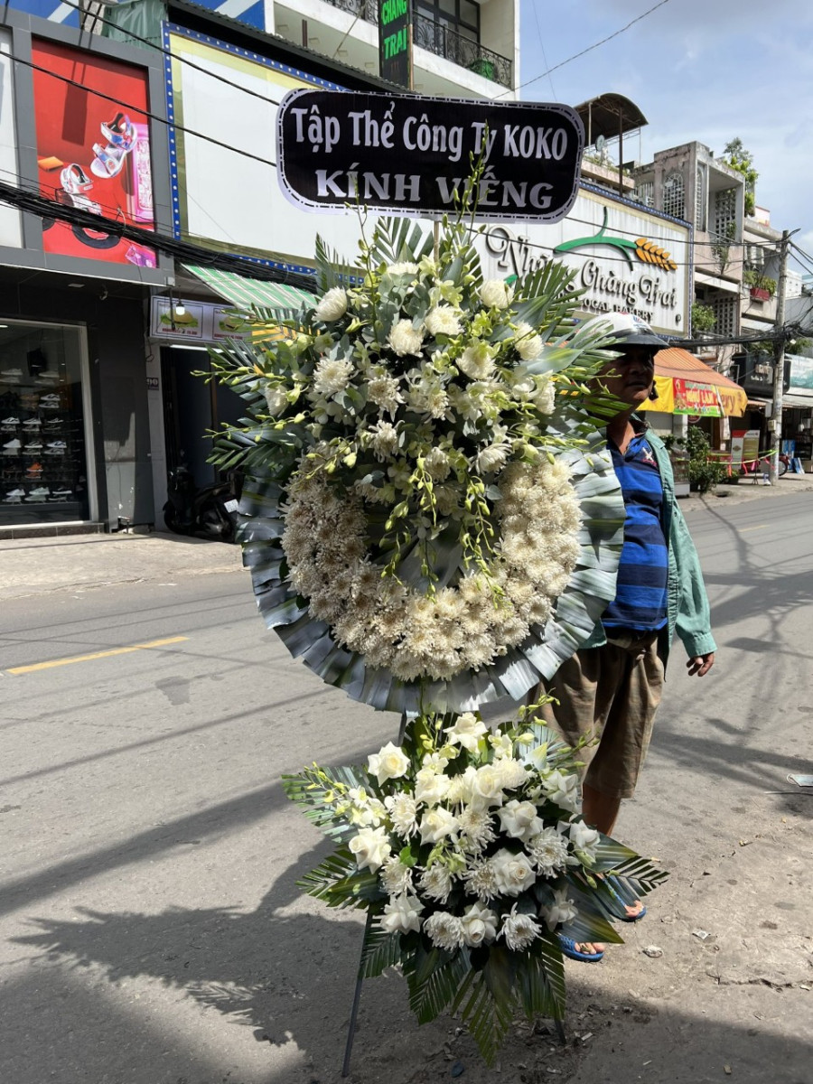 Vòng Hoa Tang Như Mây Khói