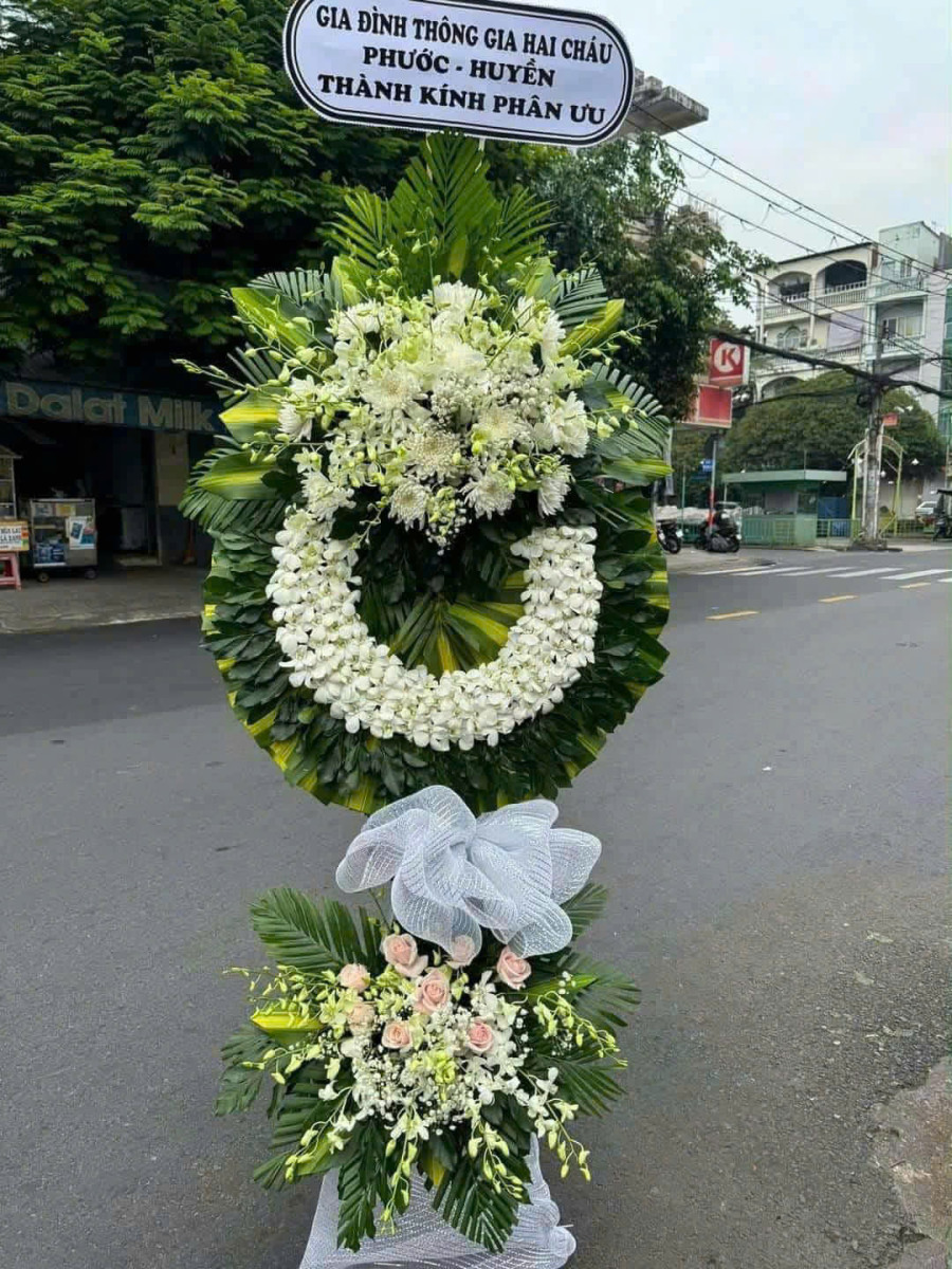 Kệ Hoa Tang Tiễn Đưa