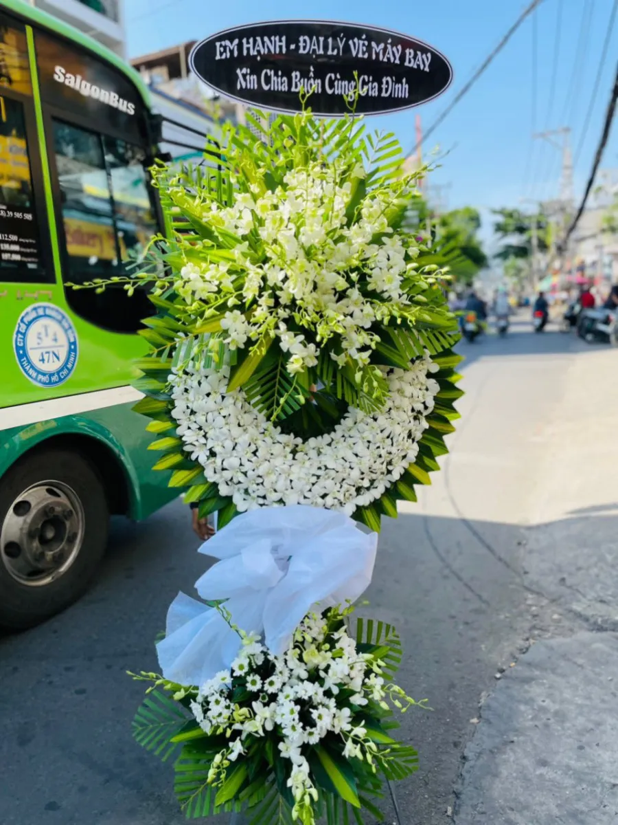 Vòng Hoa Tang Màu Nắng Vỡ Tan