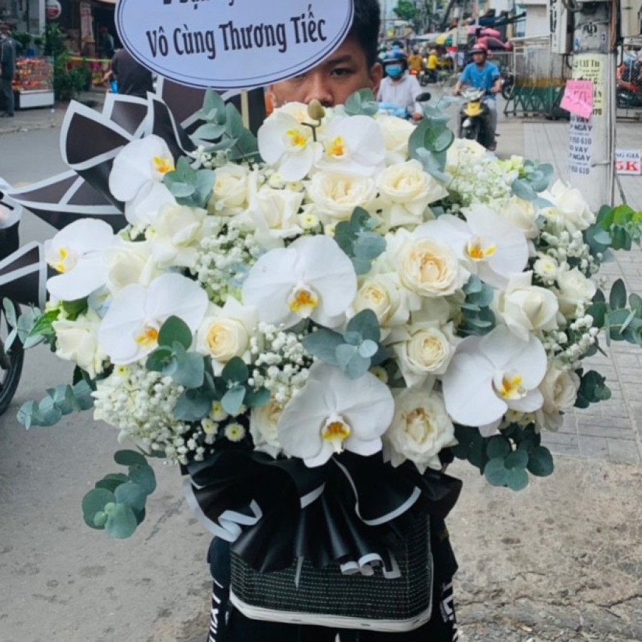 Giỏ Hoa Gửi Về Thiên Đàng