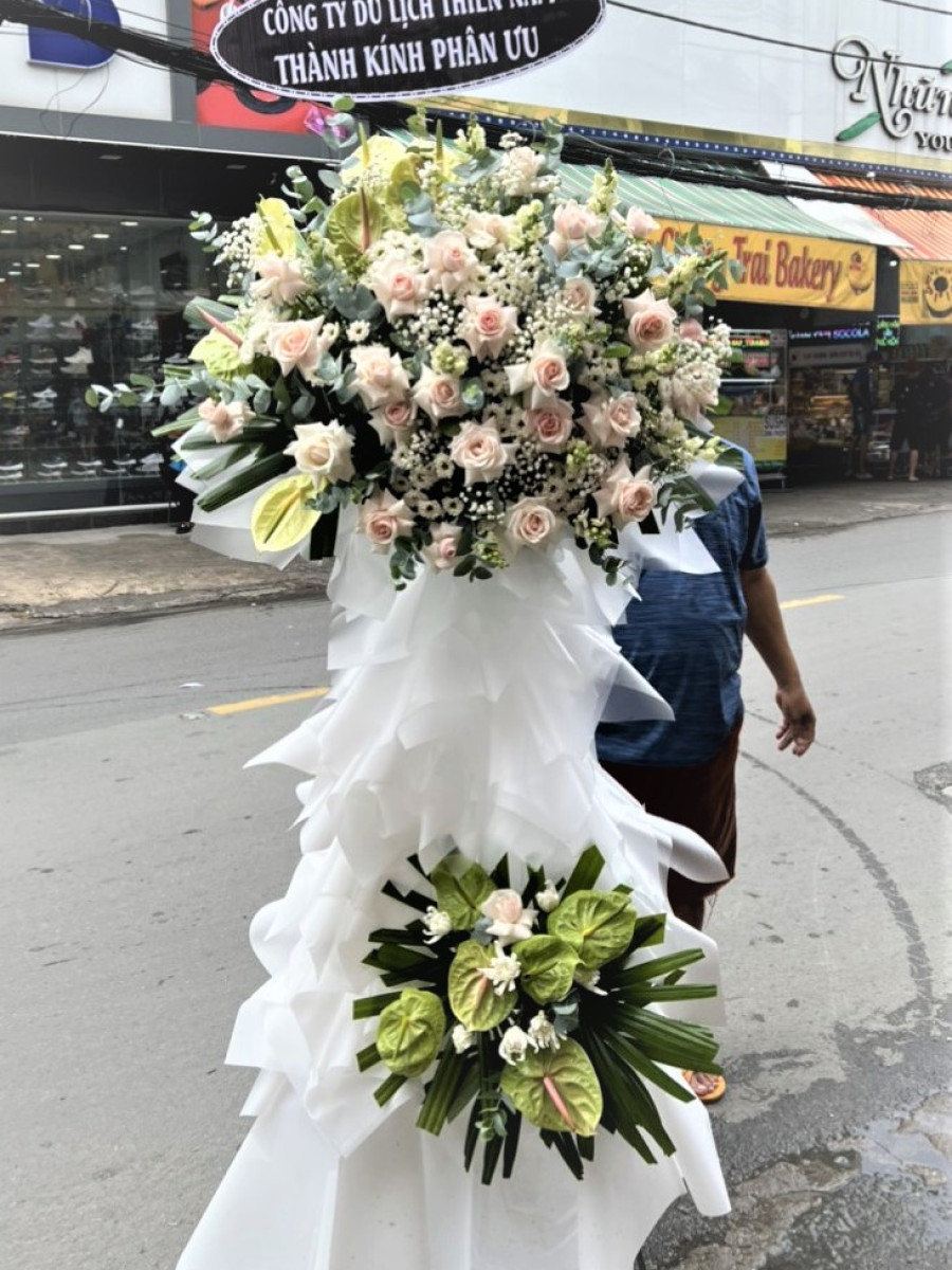 Kệ Hoa Tang Nhớ Về Anh