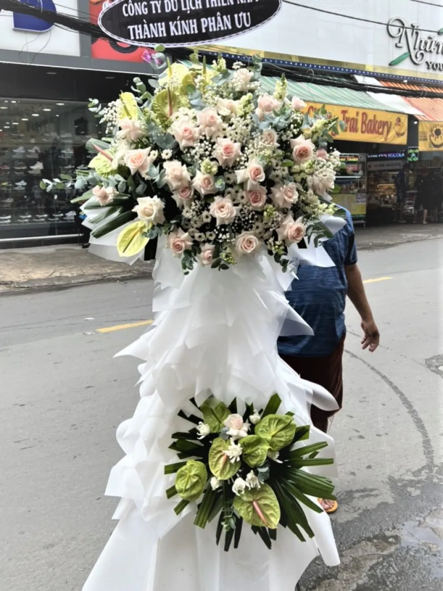 Kệ Hoa Tang Nhớ Về Anh