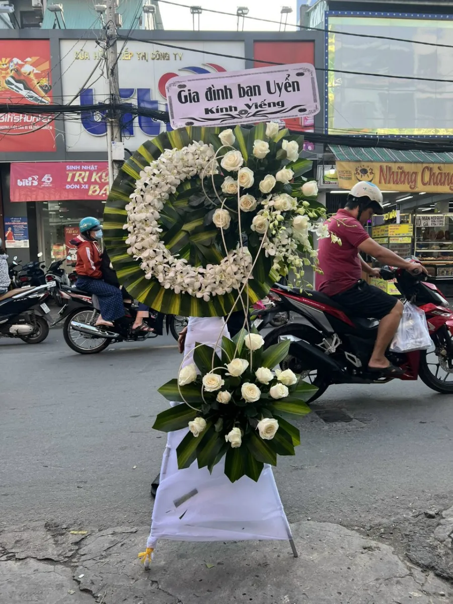 Vòng Hoa Tang Nơi Cuối Trời