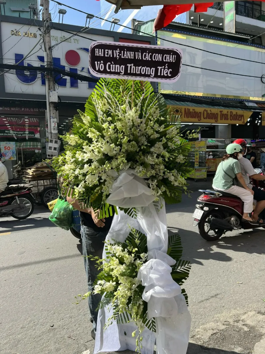 Kệ Hoa Tang Giọt Lệ Cuối