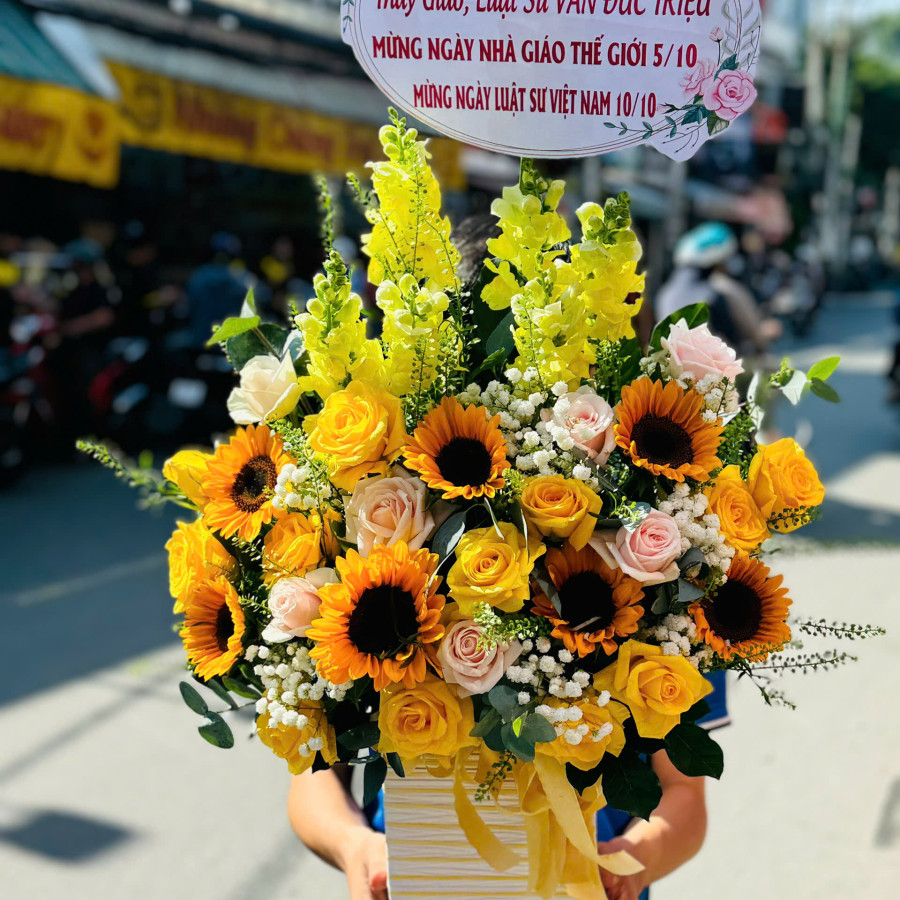 Giỏ hoa Nắng Lên