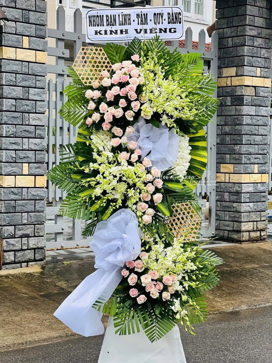 Kệ Hoa Tang Sầu Thương