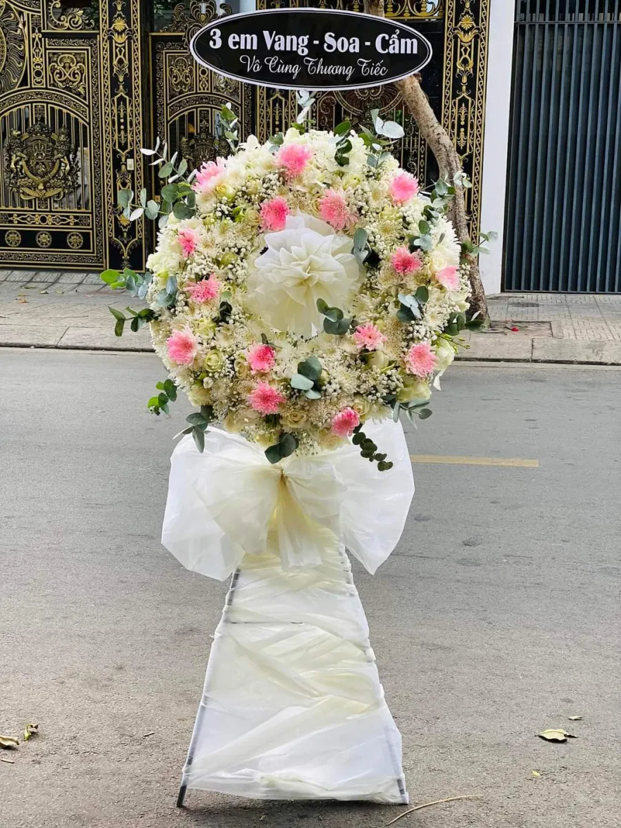 Vòng Hoa Tang Mây Trắng