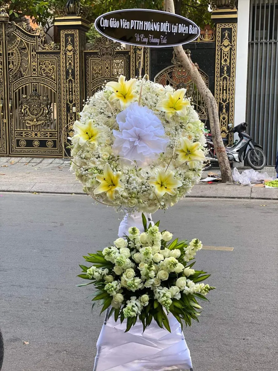 Vòng Hoa Tang Bóng Dáng Nhớ Thương