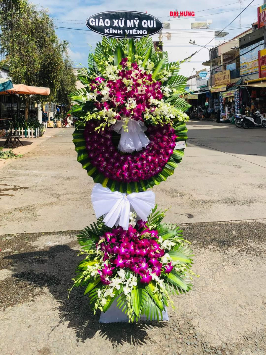 Vòng Hoa Tang Hành Trình Về Vô Tận