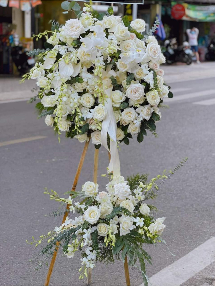 Lẵng Hoa Lời Tiễn Đưa Lặng Lẽ