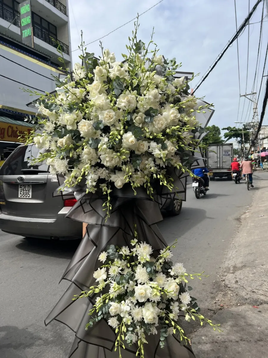 Lẵng Hoa Hương Trời Bay Xa