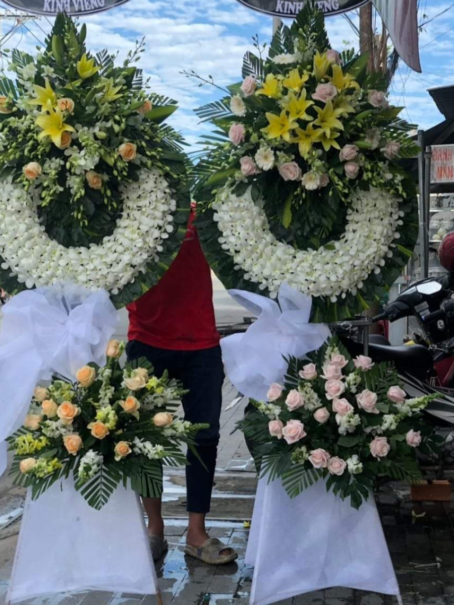 Vòng Hoa Tang Tiễn Đưa Cõi Vĩnh Hằng