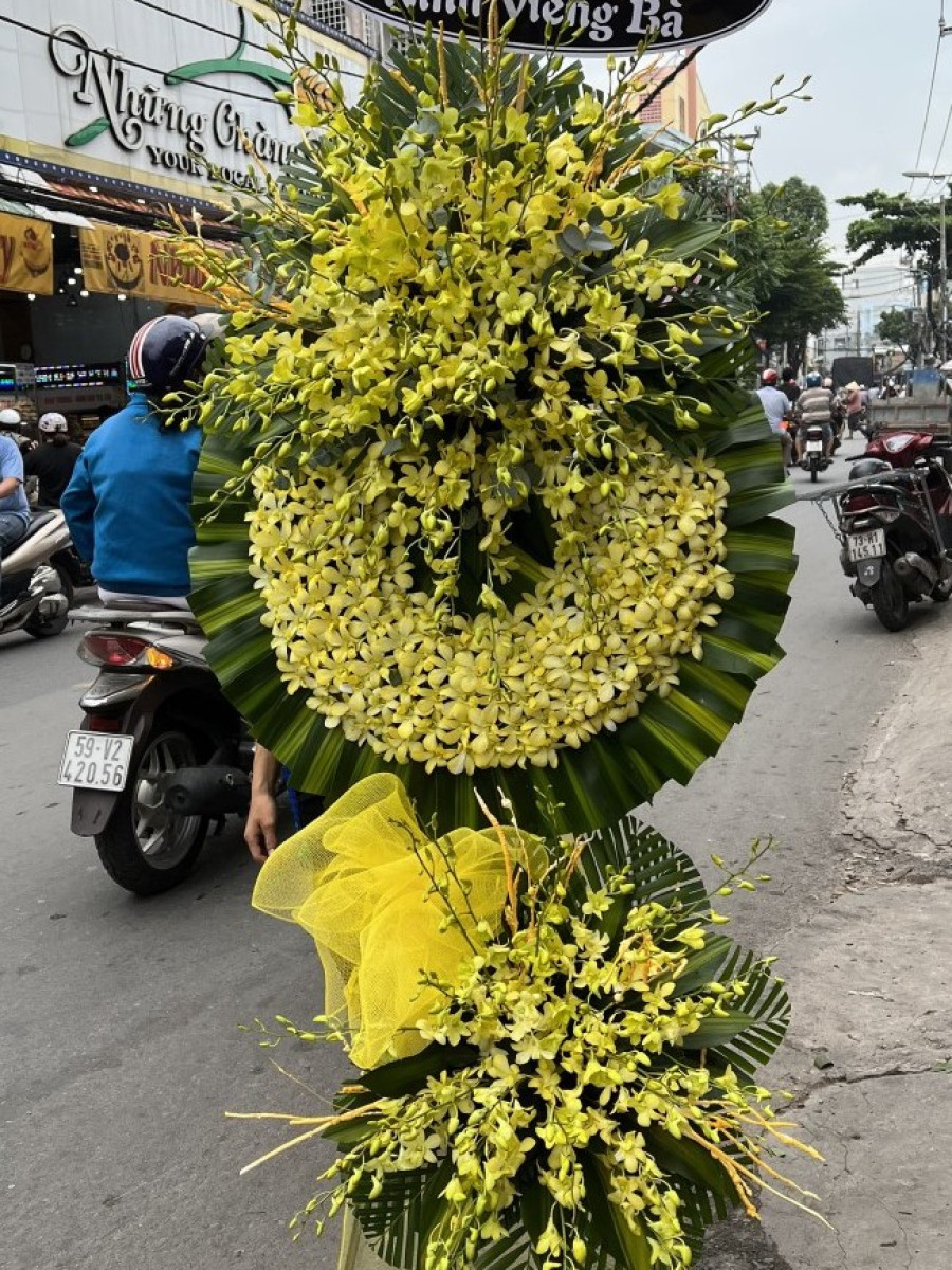 Vòng Hoa Tang Kính Dâng Lời Cuối