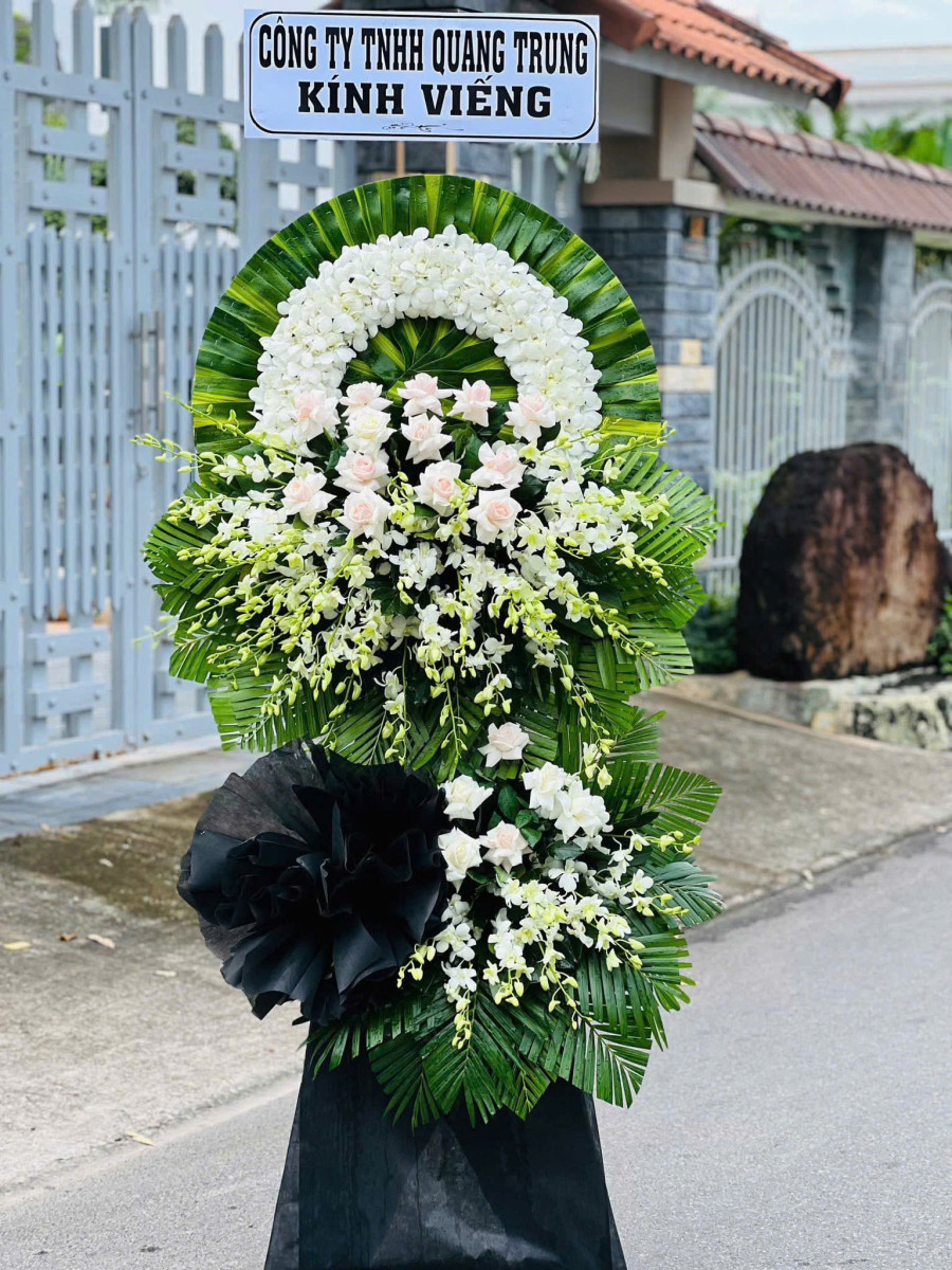 Vòng Hoa Tang Vào Miền Hư Vô