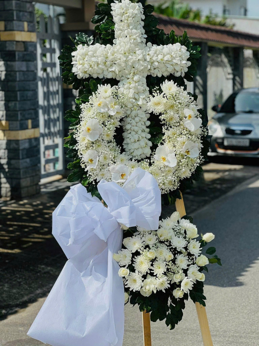 Vòng Hoa Tang Tiễn Đưa Cõi Vĩnh Hằng