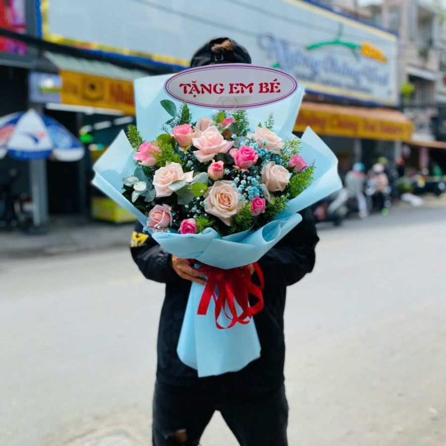 Bó hoa sặc sỡ
