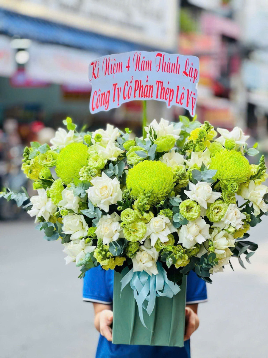 Giỏ hoa màu xanh lá